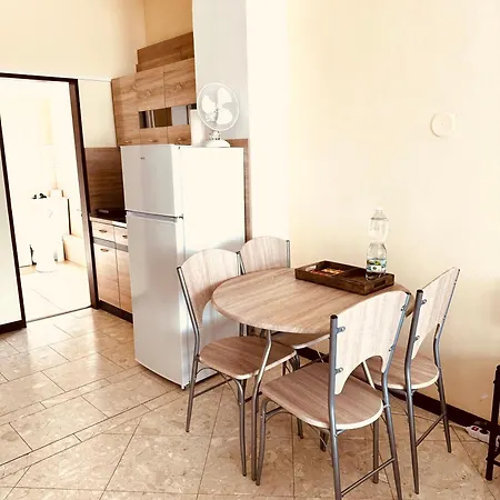 Studia Maxim Apartment *